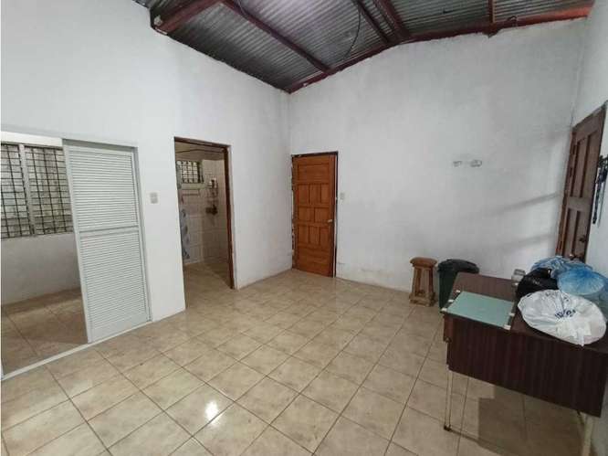 En renta casa fuera de residencial en la Carretera Vieja a León - LP - Imagen 17