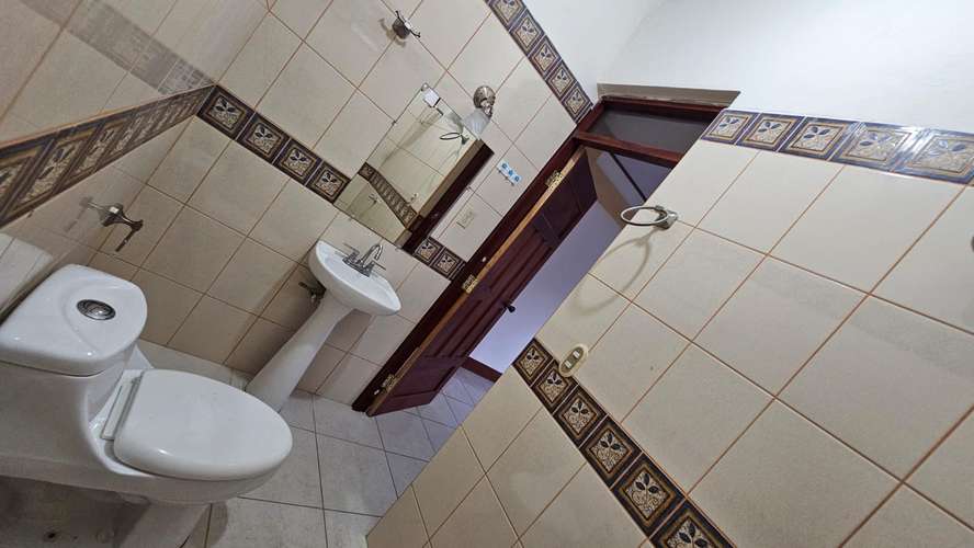 MODERNA Y ELEGANTE