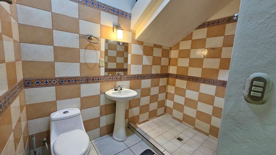 MODERNA Y ELEGANTE