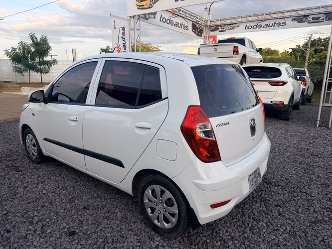 Hyundai i10 año 2013 - Imagen 3