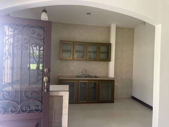  Se alquila linda casa en Km 12 Carretera a Masaya