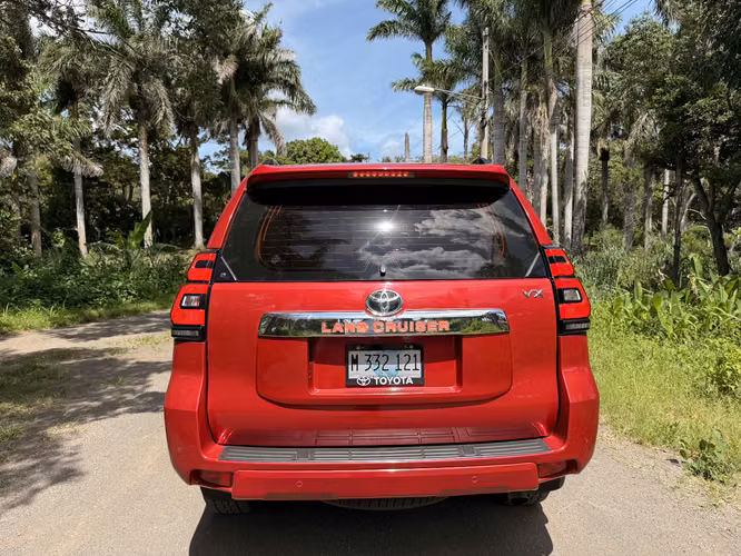 TOYOTA LAND CRUISER VX 300