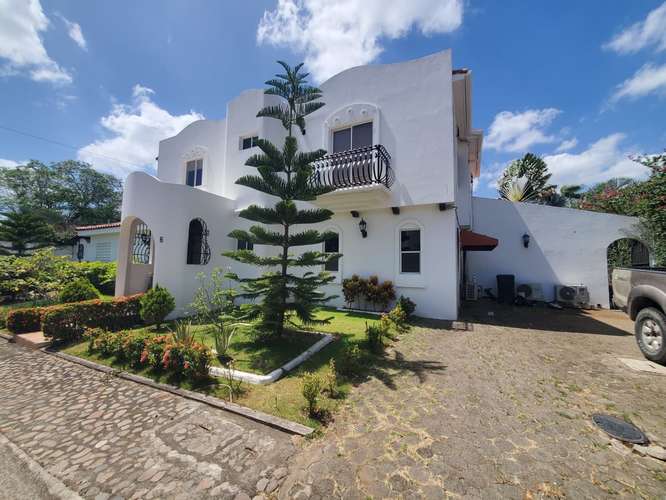 AP- Vendo casa en Santo Domingo 