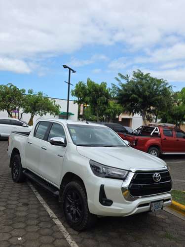 SE VENDE!!!!  TOYOTA HILUX 2022 – KIT SRV IMPECABLE!!!