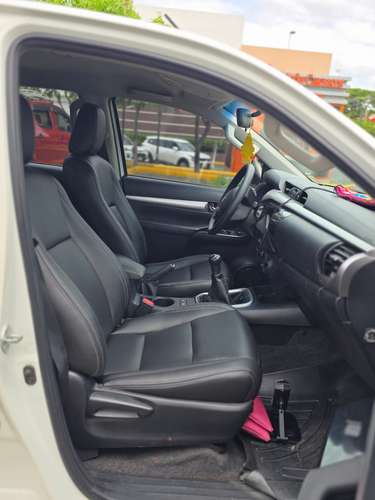 SE VENDE!!!!  TOYOTA HILUX 2022 – KIT SRV IMPECABLE!!! - Imagen 4