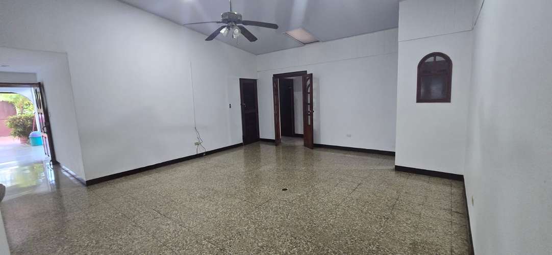 Alquiler de Casa en Reparto San Juan  - Imagen 4