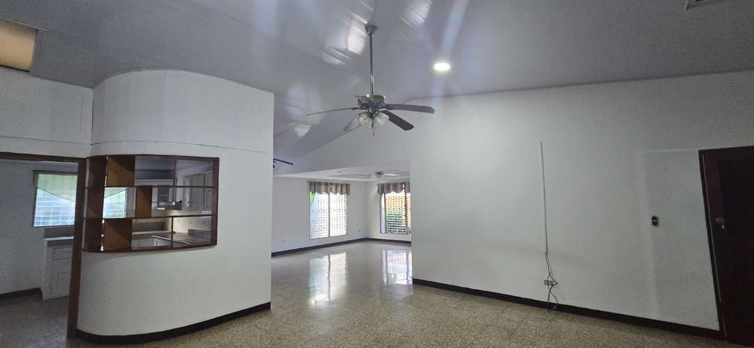 Alquiler de Casa en Reparto San Juan  - Imagen 3
