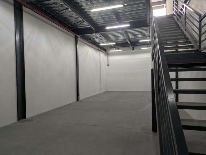 AP - Rento ofibodega en Pista Suburbana - Imagen 7
