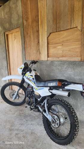 vendo linda DT 125 pasada a 175 con todo orijinal y funcional nitida ful sistem dactory 2