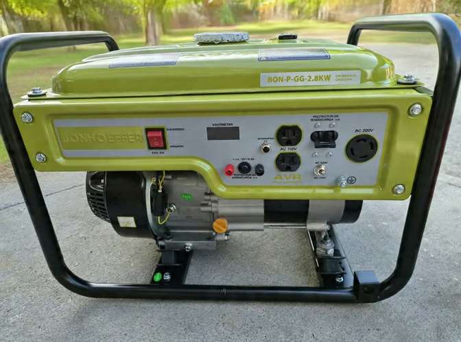 Generador eléctrico de 2800 watts marca Bonhoffer original de gasolina  4 tiempos 110/220 tecnología de a india 