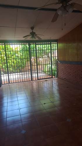 CASA PARA OFICINA Y BODEGA 
