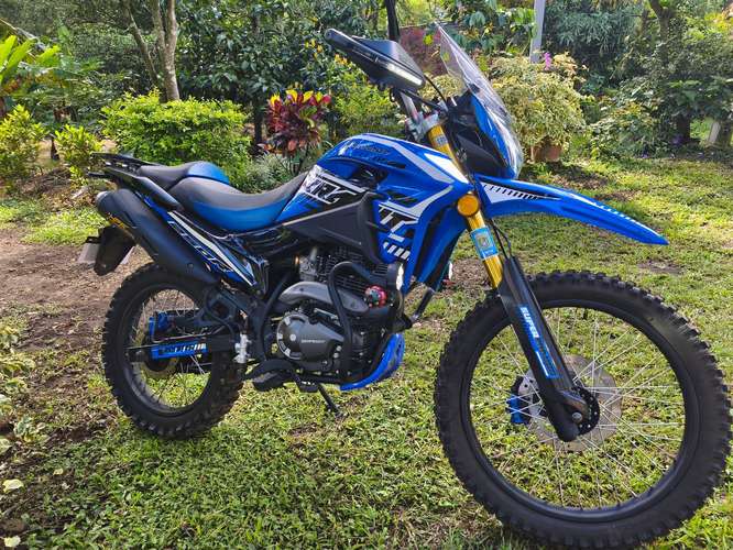 Motocicleta Serpento Krait 250CC 2026