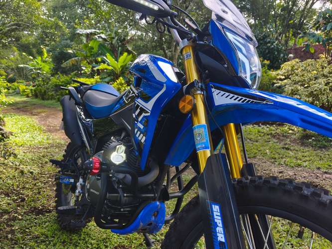 Motocicleta Serpento Krait 250CC 2026