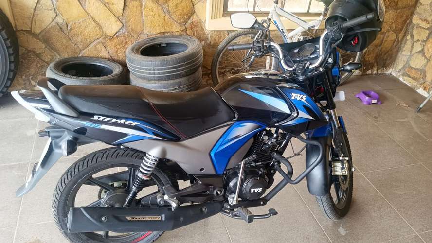 ALQUILER DE MOTO PARA TRABAJO TVS STRYKER 125 