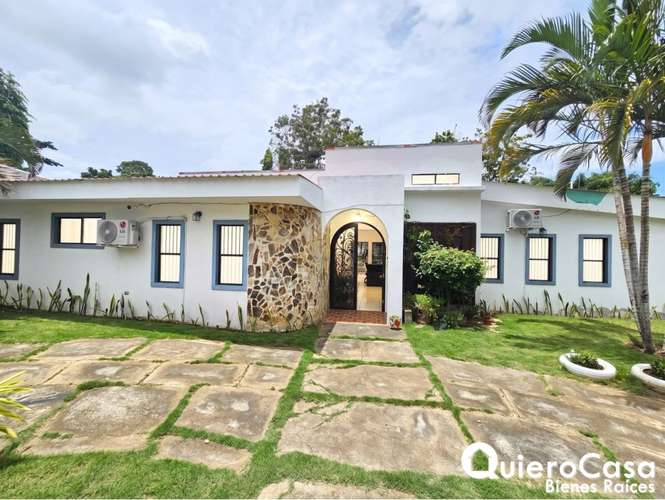 Renta de encantadora casa amueblada en Santo Domingo