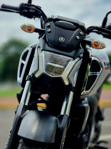 •Yamaha FZ-S V4.0 - Imagen 3