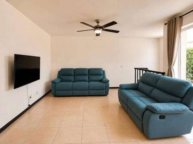 Se Renta Preciosa casa ubicada en Las Colinas-Amoblada. - Imagen 3