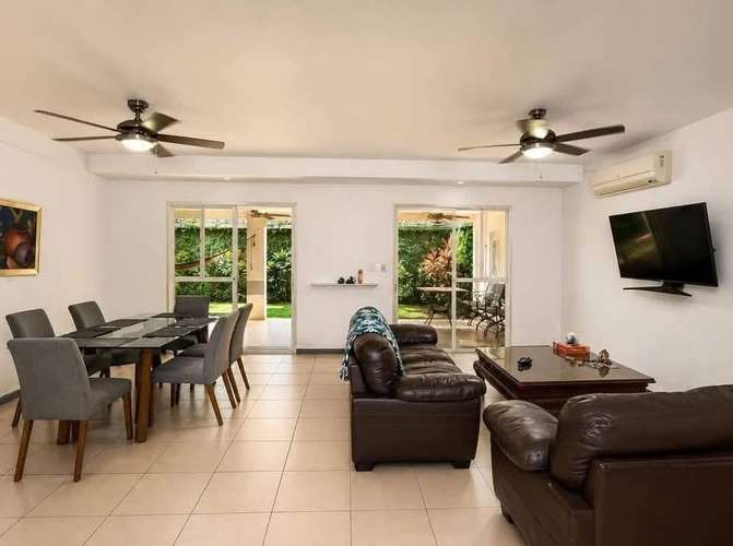 Se Renta Preciosa casa ubicada en Las Colinas-Amoblada. - Imagen 2