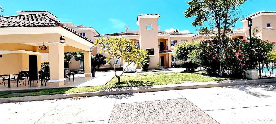Se Renta Acogedor Apartamento Amoblado. En Las Colinas.