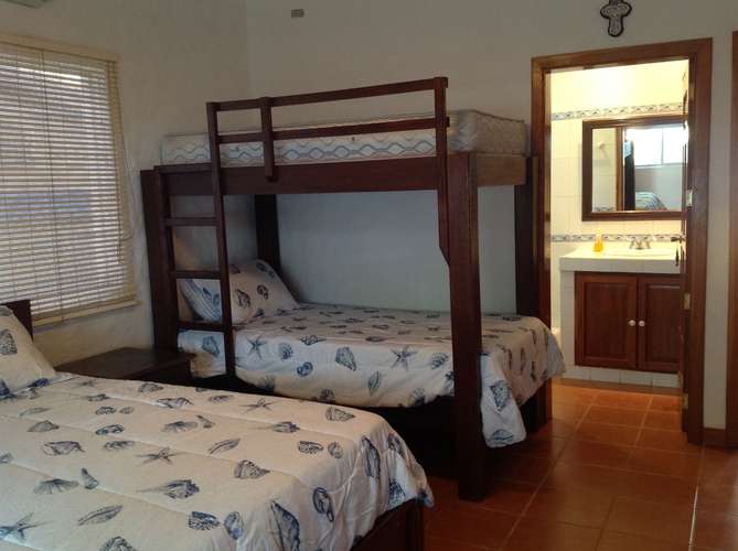Espectacular casa frente al mar con todo incluido a la venta.
