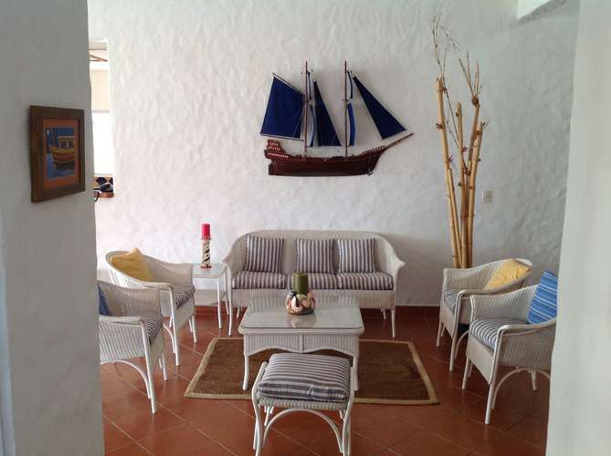Espectacular casa frente al mar con todo incluido a la venta.