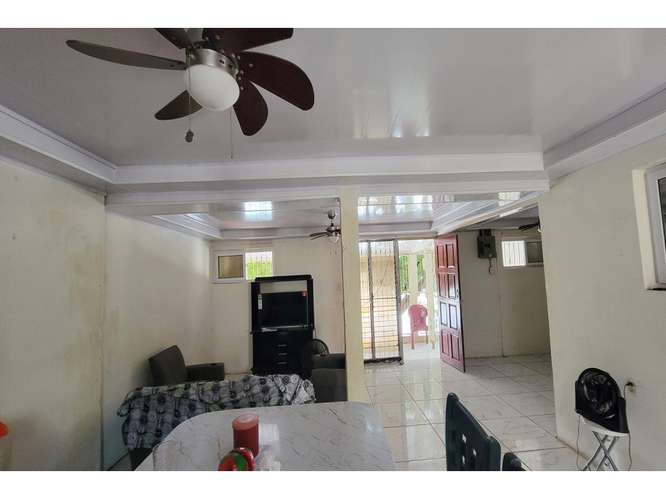Se vende casa renovada en Villa Progreso Managua - Imagen 10