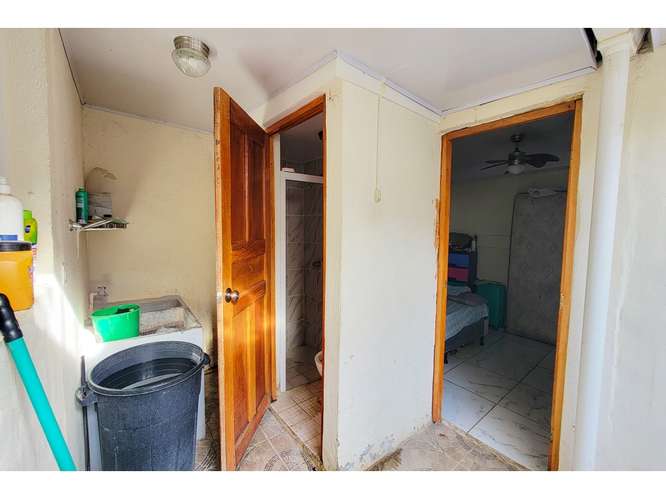 Se vende casa renovada en Villa Progreso Managua - Imagen 13