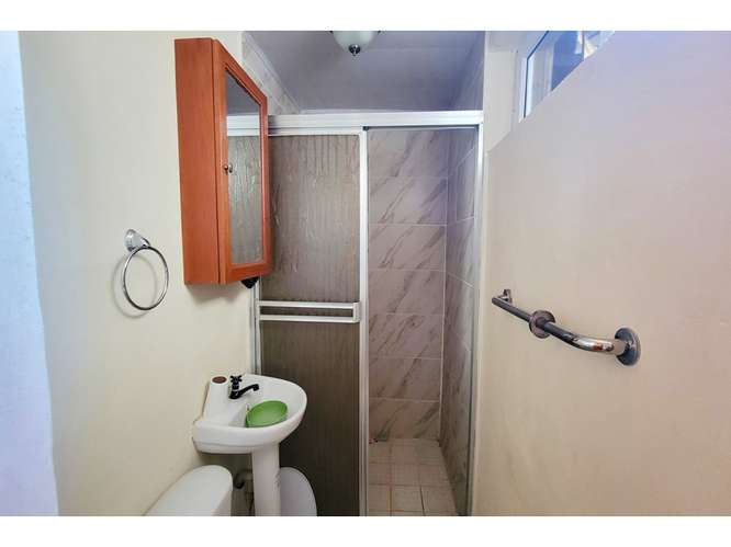 Se vende casa renovada en Villa Progreso Managua - Imagen 18