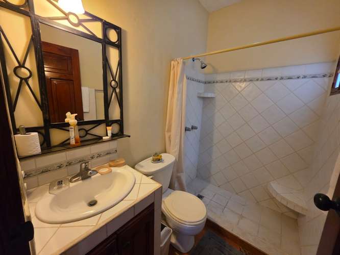 Se Vende Hermoso Apartamento Completamente amoblado en Condominio en Granada - Imagen 8