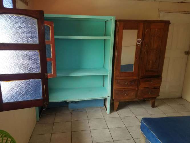 Rento cuarto con balcón 
