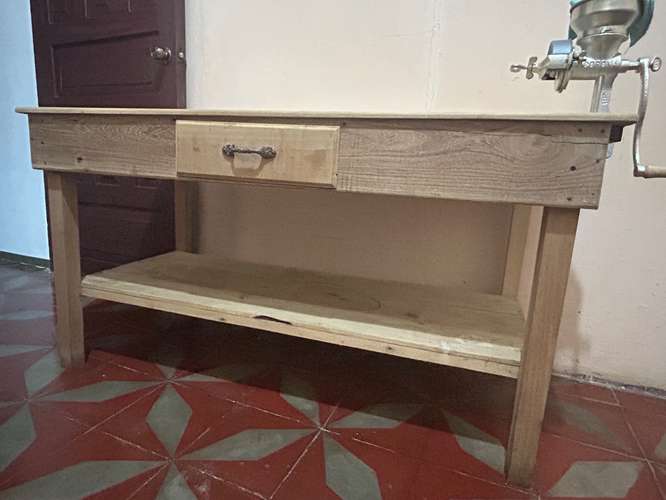 Mesa de madera - Imagen 3