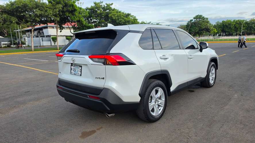 PRECIOSA TOYOTA RAV4 2023 - Imagen 6