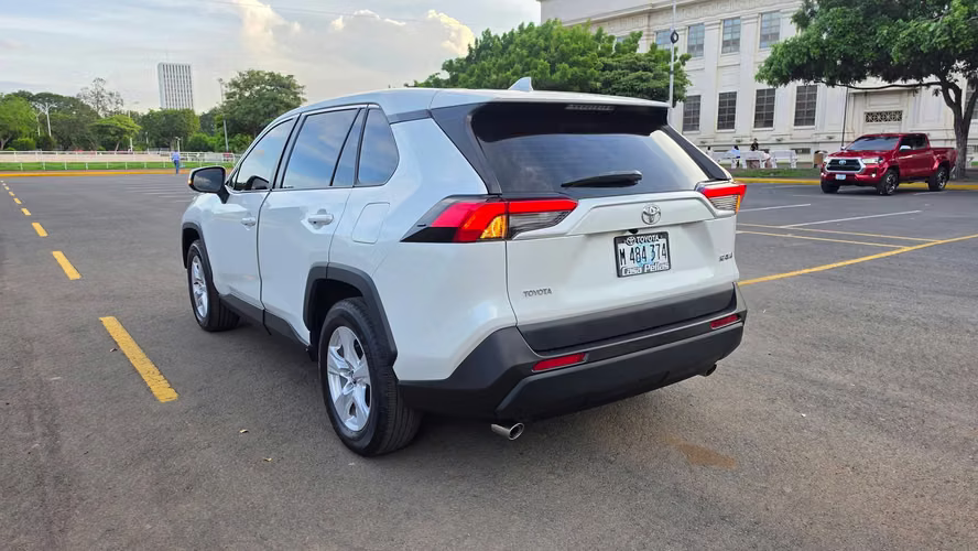 PRECIOSA TOYOTA RAV4 2023 - Imagen 5