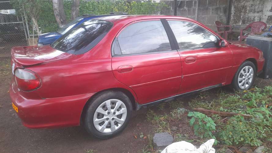 Vendo automóvil kia sephia donde esta y como esta puede llevar a su mecánico sin problemas.