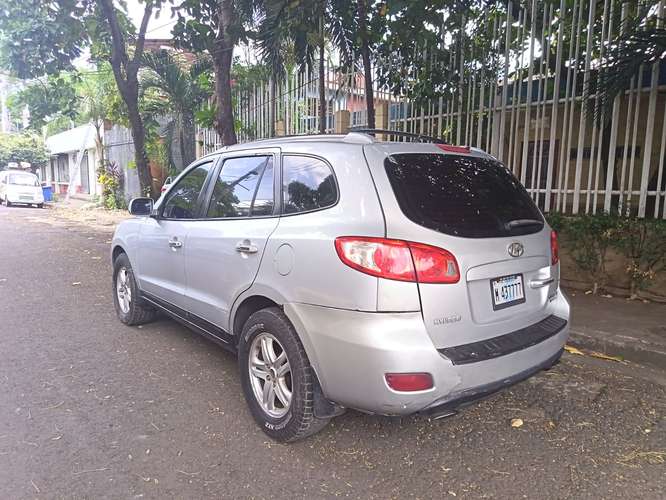Hyundai Santa Fe 2008 $5,800 No Negociable Donde está y Como está - Imagen 4