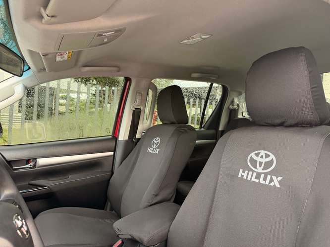 TOYOTA HILUX SR AUTOMÁTICA 