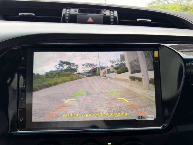 TOYOTA HILUX SR AUTOMÁTICA 