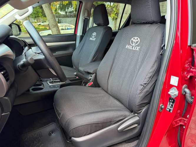 TOYOTA HILUX SR AUTOMÁTICA 