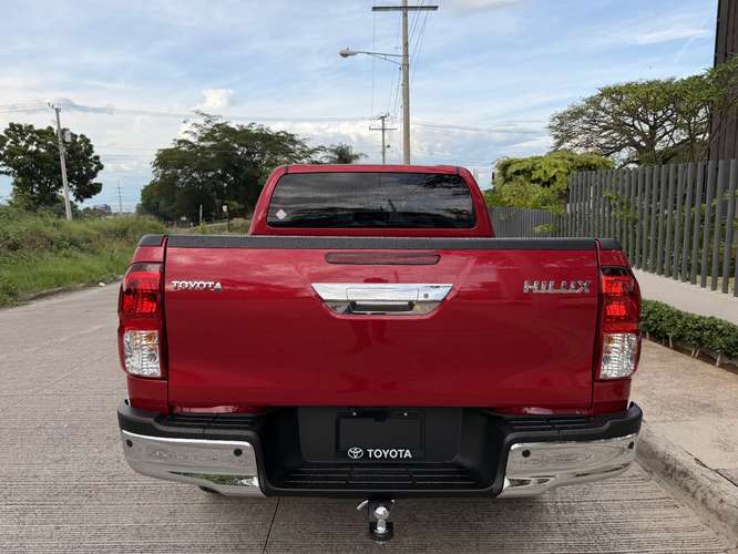 TOYOTA HILUX SR AUTOMÁTICA 
