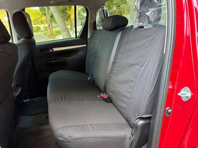 TOYOTA HILUX SR AUTOMÁTICA 