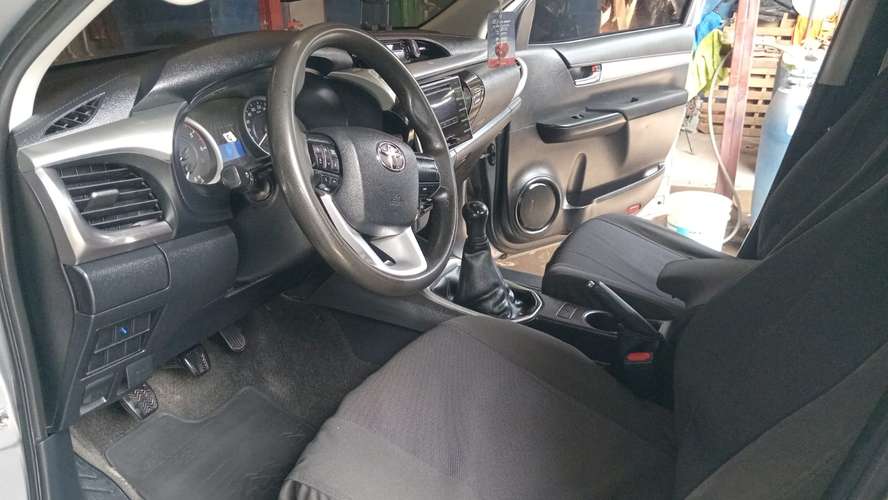 VENDO CAMIONETA HILUX DOBLE CABINA MODELO INTERMEDIO(NO BASICA). UNICO DUEÑO. EN EXELENTE ESTADO FISICO Y MECANICO.