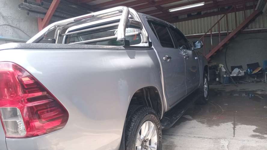 VENDO CAMIONETA HILUX DOBLE CABINA MODELO INTERMEDIO(NO BASICA). UNICO DUEÑO. EN EXELENTE ESTADO FISICO Y MECANICO.
