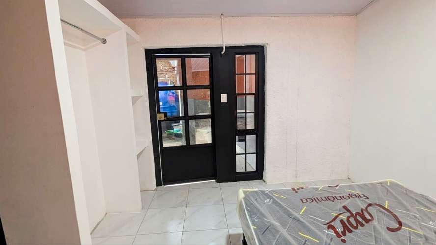 Se alquilan Habitaciones unipersonales.