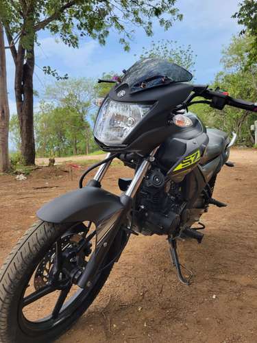 Vendo yamaha sz150  Año 2024  - Imagen 2