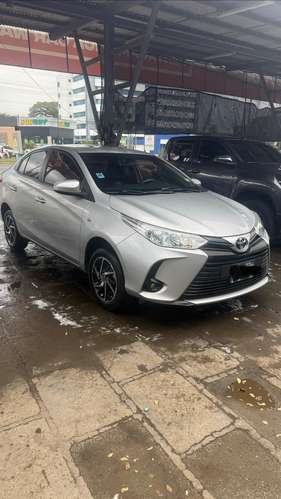 Vendo Yaris automático 2022  - Imagen 2