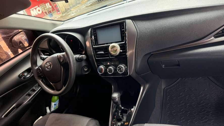 Vendo Yaris automático 2022  - Imagen 6