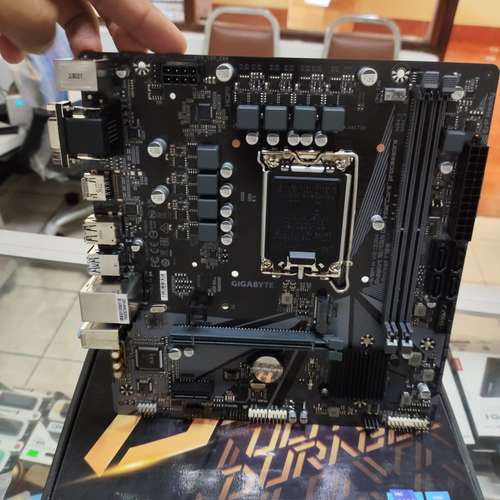 Tarjeta Madre Gigabyte H610M-V2 - Imagen 2