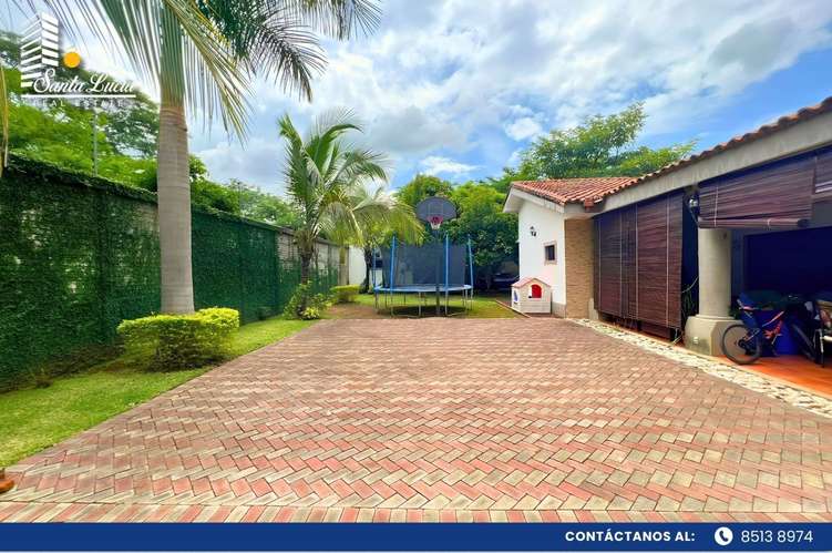  Casa Colonial en Venta en Carretera Surb- LL  - Imagen 3