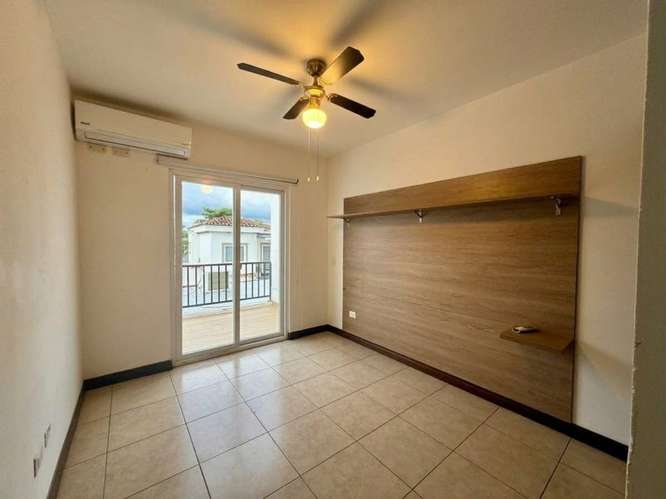 Alamedas de las colinas casa remodelada con acabados de primera - Imagen 10