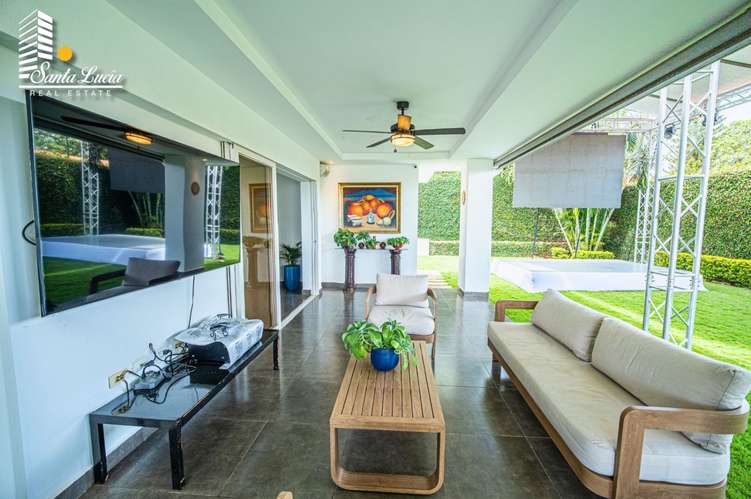  Casa Moderna en Venta en Las Colinas  - LL - Imagen 17